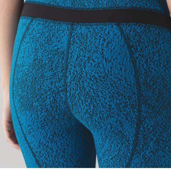 Lululemon Inspire Tight II
Power Luxtreme Spray Jacquard Shockin BlueBlack SZ 8 - Picture 11 of 15